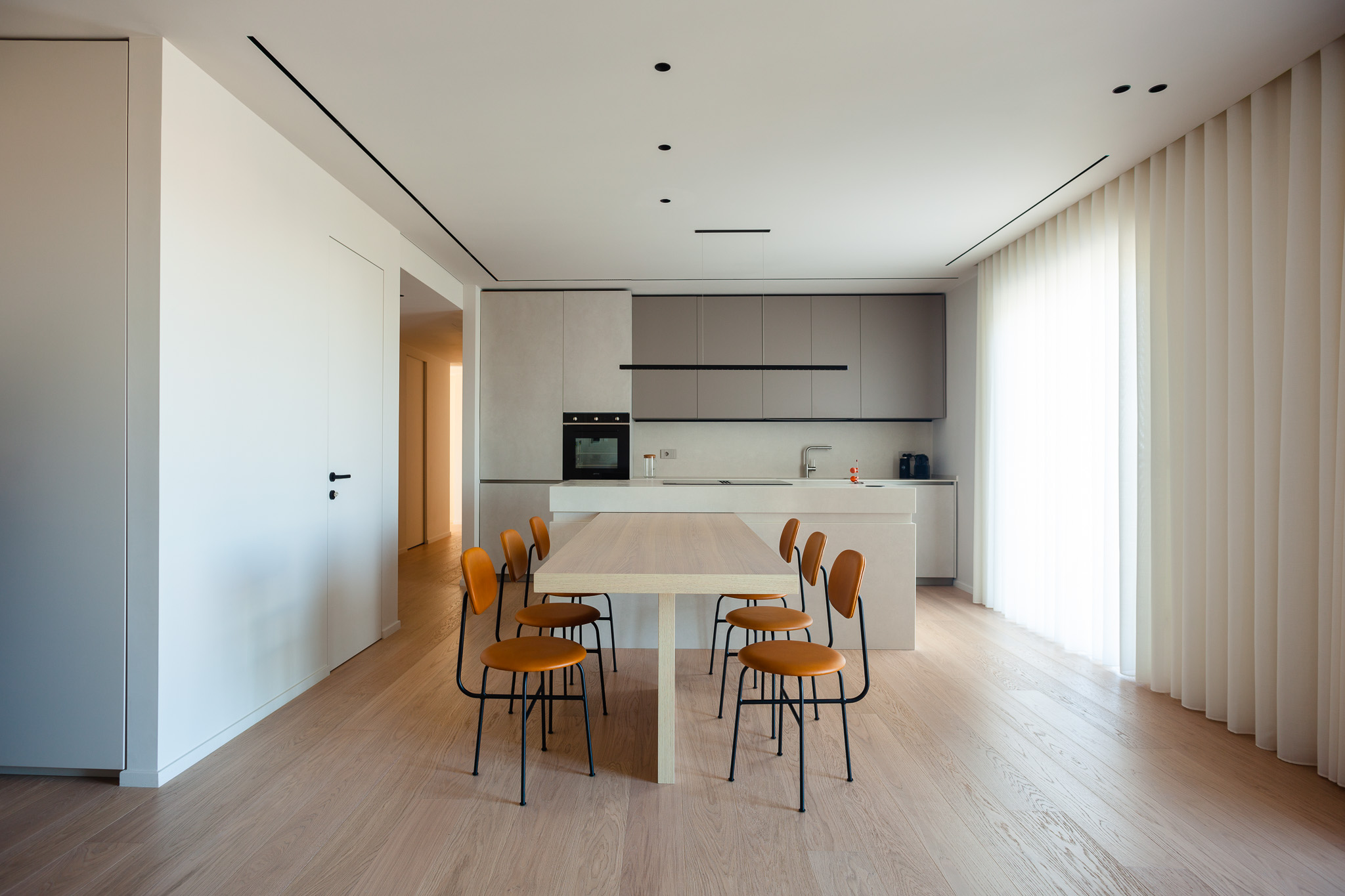 Open-plan kitchen and dining at Grimaldi Residence, Monopoli